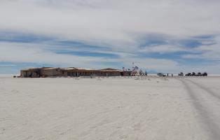 Tourismus im Salzsee, Bolivien Ein Hotel im Salzsee, Bolivien